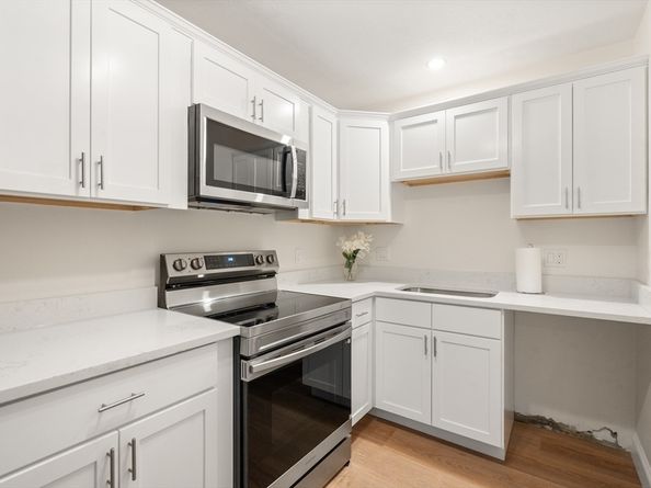 159 Bittersweet Ln 123, Randolph MA 02368