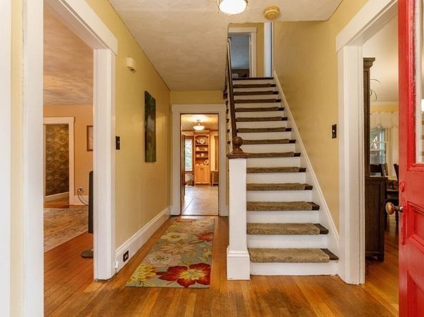 27 Elm Street, Leominster MA 01453