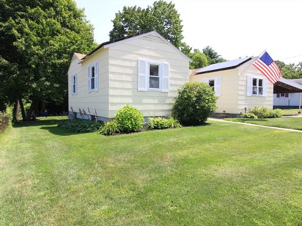 52 Sunrise Ave, Fitchburg MA 01420