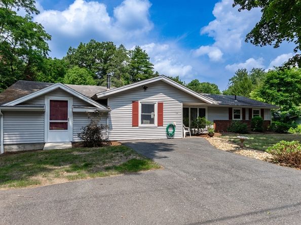 64 Hemenway Rd, Framingham MA 01701