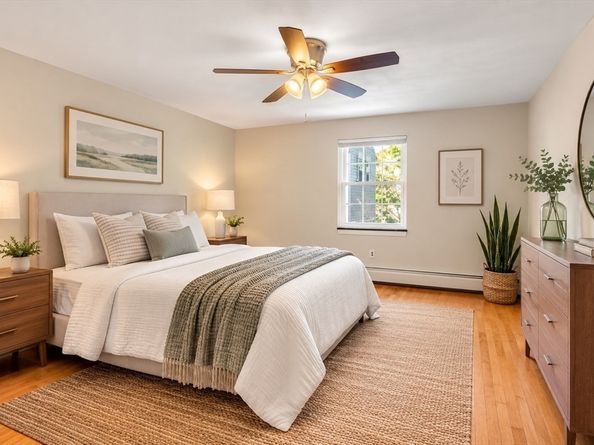 31 Pond St 22, Waltham MA 02451