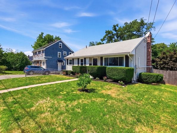8 Bossi Ave, Randolph MA 02368