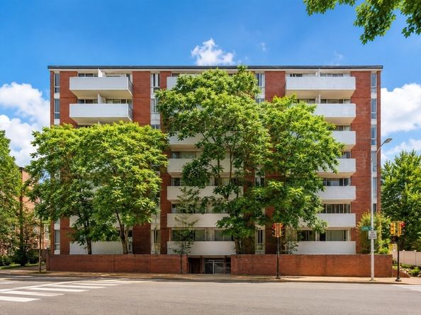 29 Concord Ave. 212, Cambridge MA 02138