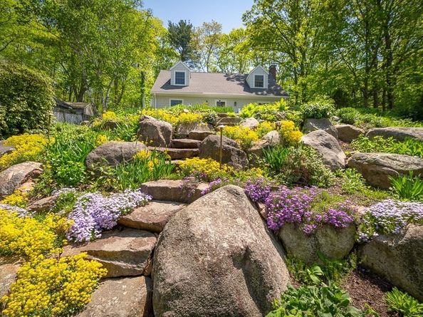 43 Woodward Ave, Gloucester MA 01930