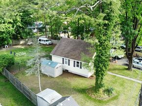32 Birch Rd, Natick MA 01760