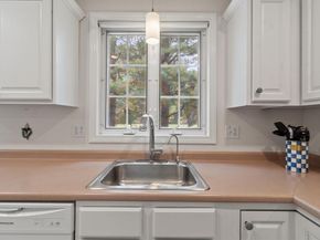 41 Fairway Dr 41, Tewksbury MA 01876