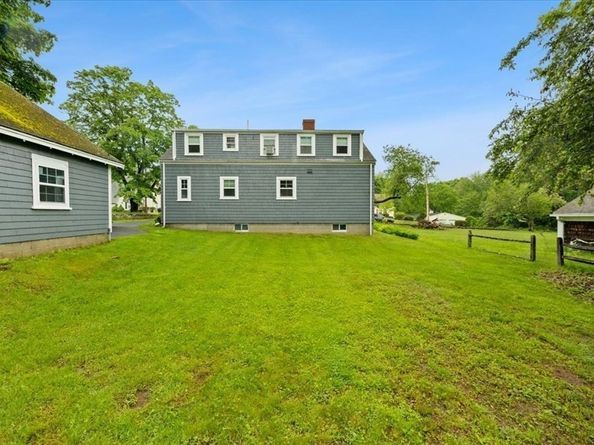 89 School St, Middleboro MA 02346