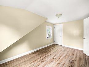 89 School St, Middleboro MA 02346