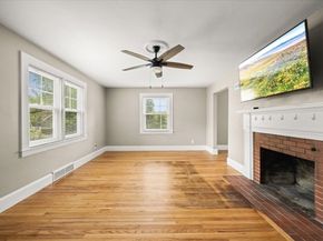 89 School St, Middleboro MA 02346