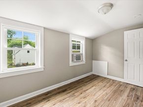 89 School St, Middleboro MA 02346