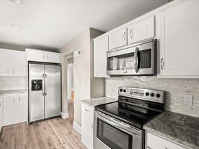 89 School St, Middleboro MA 02346
