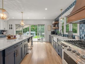 295 Gardner St, Hingham MA 02043