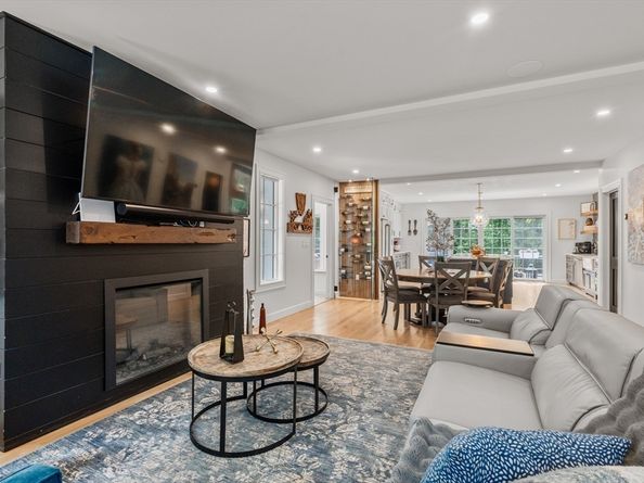 295 Gardner St, Hingham MA 02043