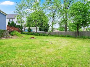 23 Oakes Ave, Southbridge MA 01550