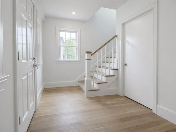 66 Pleasant Street 2, Marblehead MA 01945