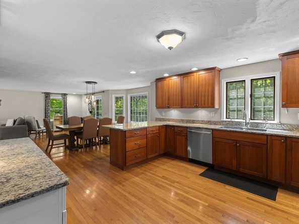 111 Lea Ave, Northbridge MA 01534