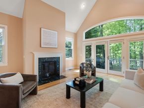 48 Summit Rd 9, Belmont MA 02478