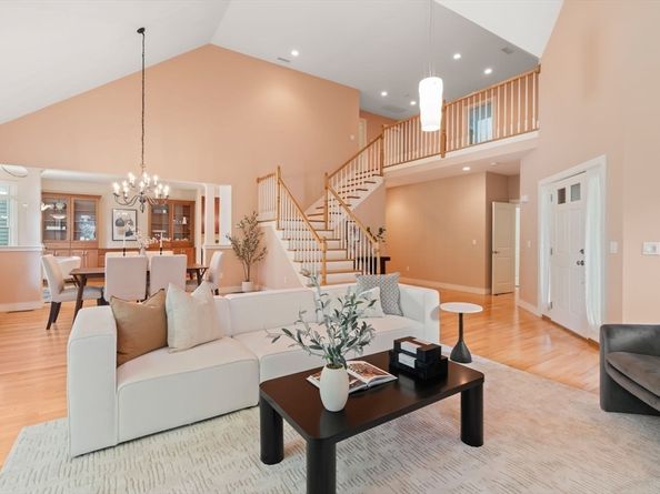 48 Summit Rd 9, Belmont MA 02478