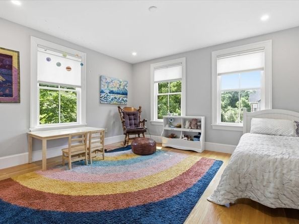7 Locust Ave, Lexington MA 02421