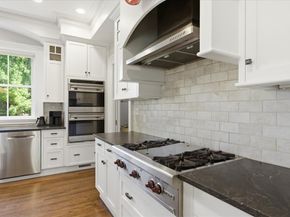 7 Locust Ave, Lexington MA 02421