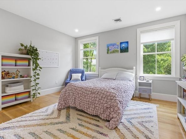 7 Locust Ave, Lexington MA 02421