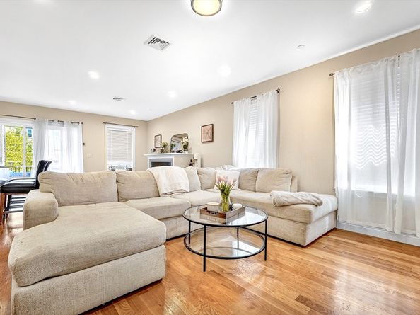 756 E Fifth St 2, Boston MA 02127
