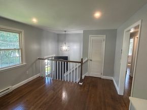 9 Cricket Dr, Sturbridge MA 01566