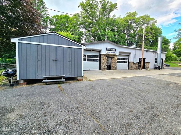 46-1/2 Old Sturbridge Rd, Southbridge MA 01550