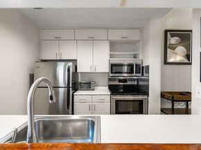 2 Clarendon St 302, Boston MA 02116