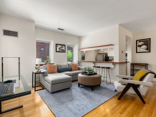 2 Clarendon St 302, Boston MA 02116