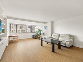 8 Whittier Pl 14F, Boston MA 02114
