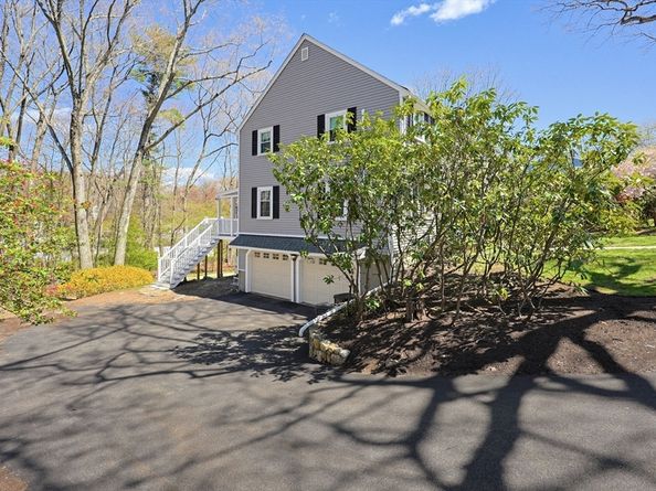 6 Duggan Dr, Framingham MA 01702