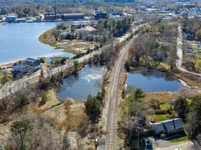 28 Indian Neck Rd, Wareham MA 02571