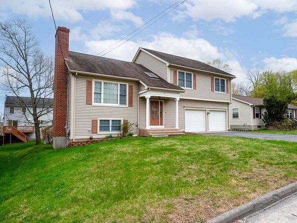 14 Belcourt Rd, Worcester MA 01605