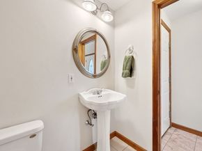 14 Belcourt Rd, Worcester MA 01605