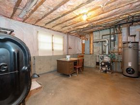 14 Belcourt Rd, Worcester MA 01605