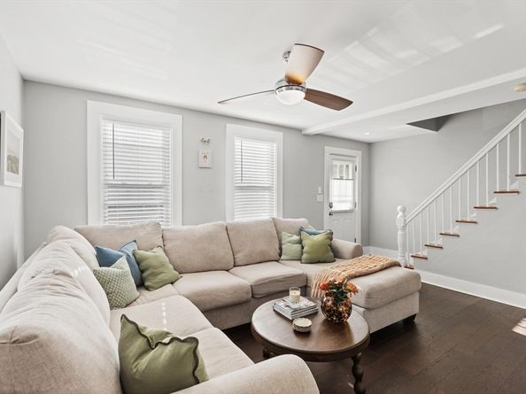 3 Acacia St, Gloucester MA 01930