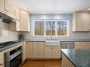 25 Bunker Lane, Natick MA 01760