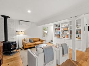 8R Rolfes Ln, Newbury MA 01951