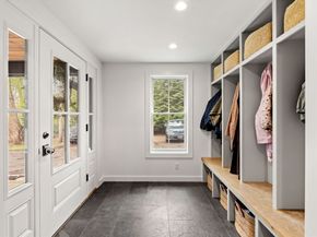 8R Rolfes Ln, Newbury MA 01951