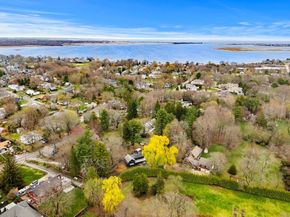 8R Rolfes Ln, Newbury MA 01951