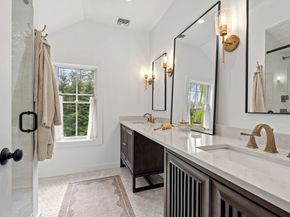 8R Rolfes Ln, Newbury MA 01951