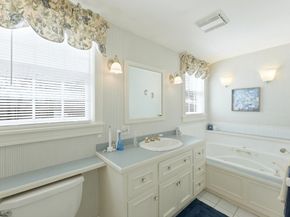 47 Arlington Rd, Plymouth MA 02360