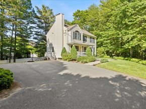 27 N Grove St, Middleboro MA 02346