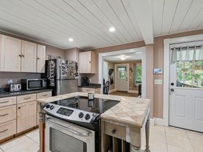 138 Charlton St, Southbridge MA 01550