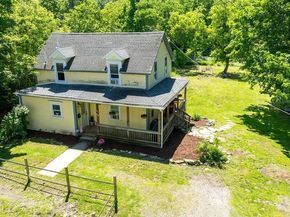 138 Charlton St, Southbridge MA 01550