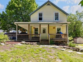 138 Charlton St, Southbridge MA 01550