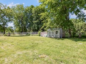138 Charlton St, Southbridge MA 01550