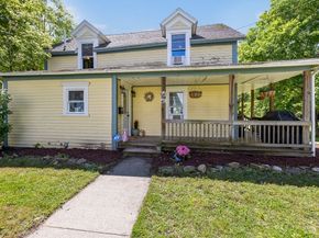 138 Charlton St, Southbridge MA 01550