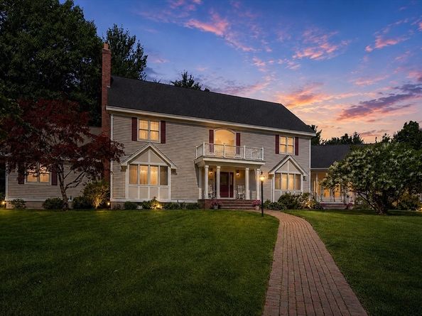 15 Long Pasture Rd, North Andover MA 01845